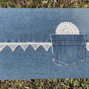 Denim wall hanging w doily sunshine in pocket.